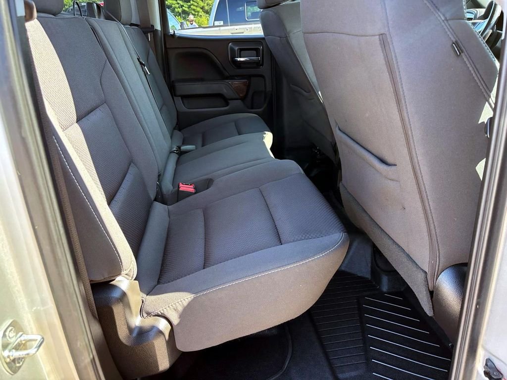 Used 2019 Silver GMC SLE image 13