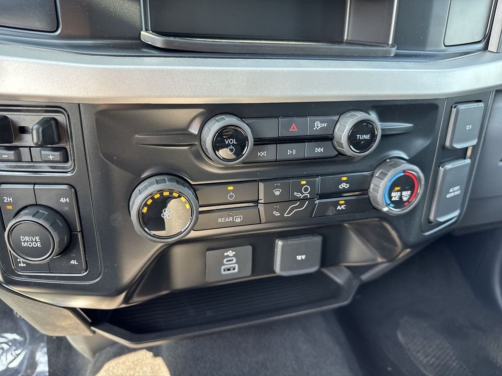 New 2026 Oxford White Ford F-350® XL image 34
