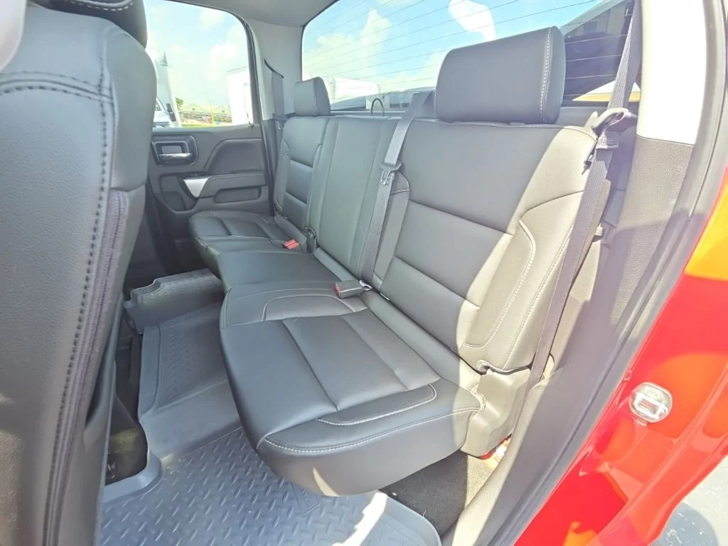 Used 2018 Red Chevrolet LT image 31