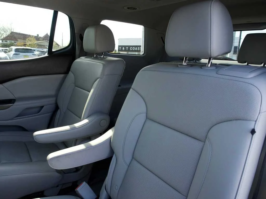 2023 GMC Acadia SLT - Photo 25