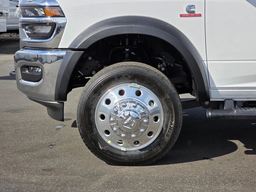 New 2026 Bright White Clear-Coat Exterior Paint RAM Tradesman image 7
