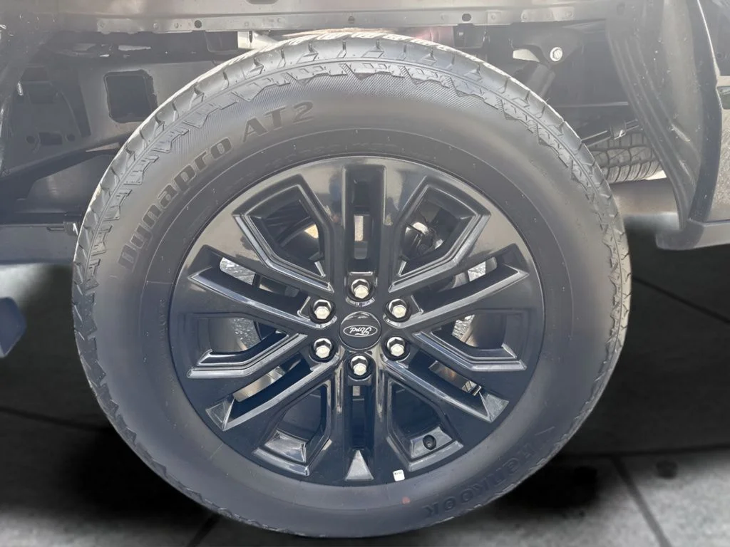 Used 2025 Black Ford Lariat image 31