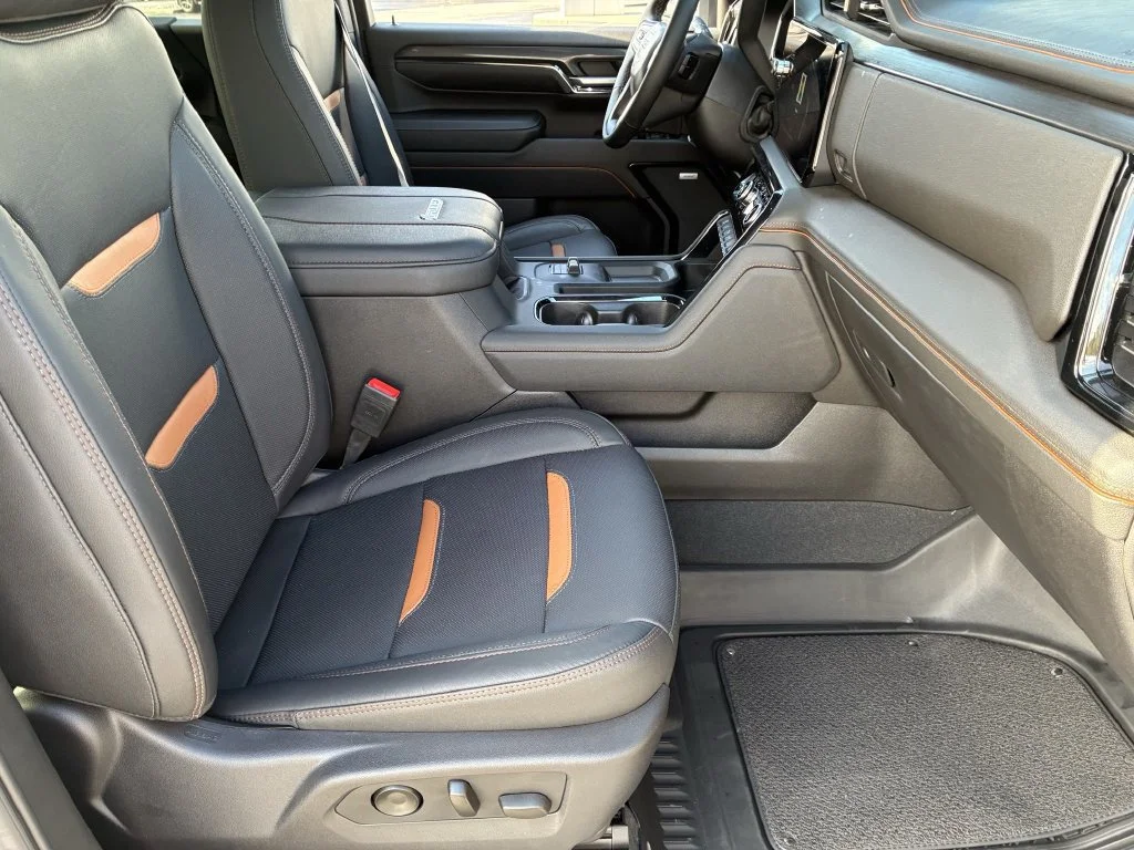 Used 2024 Summit White GMC AT4 image 23
