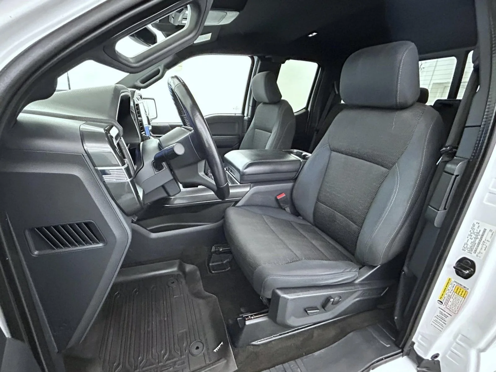 Used 2022 White Ford XLT image 10