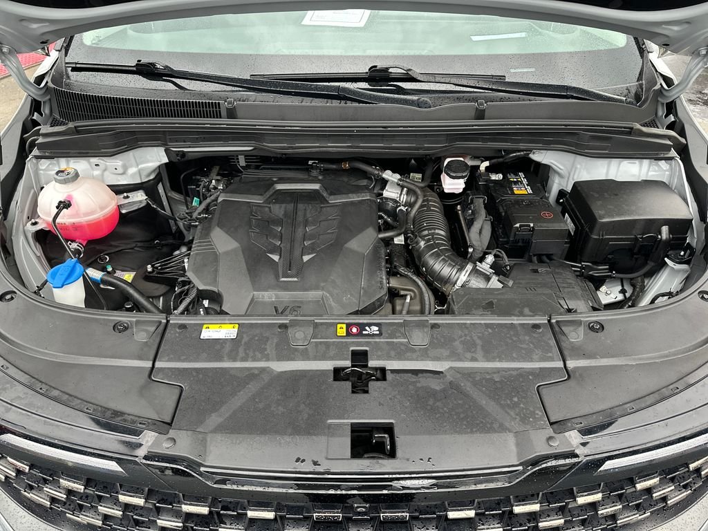 Used 2025 Ivory Kia SX Prestige image 30