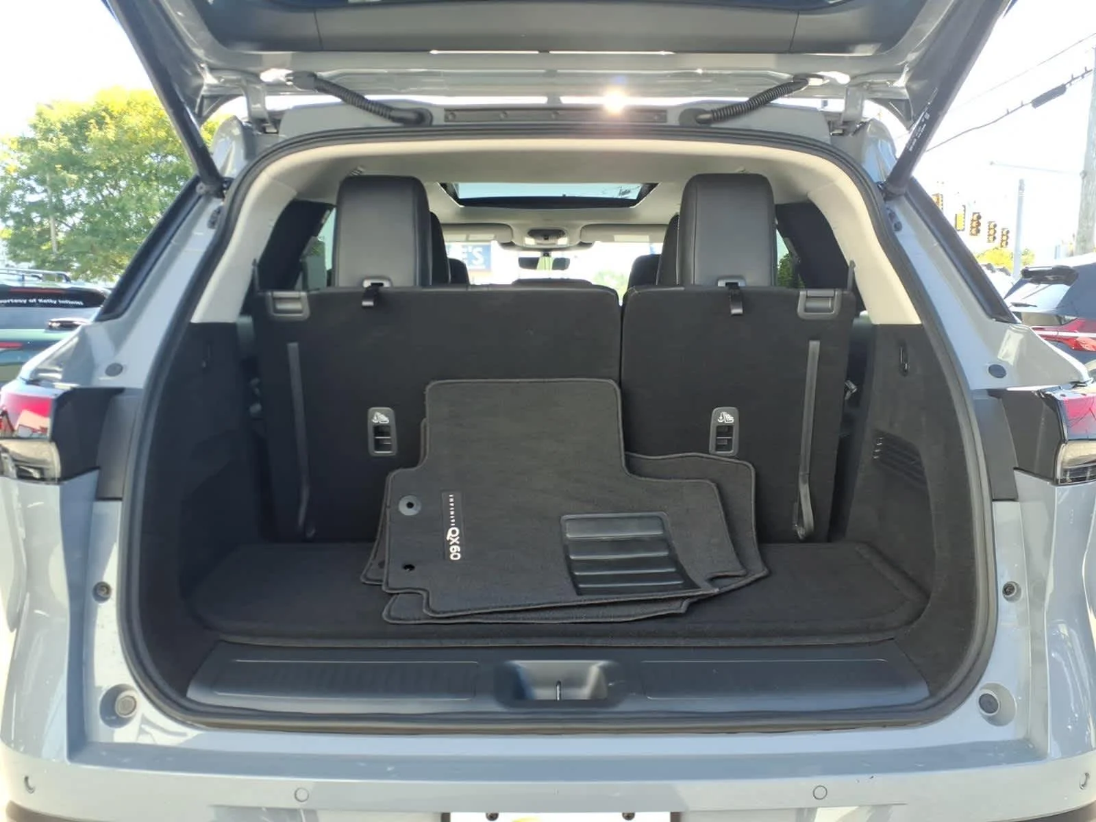 Certified Used 2026 Harbor Gray INFINITI LUXE image 17