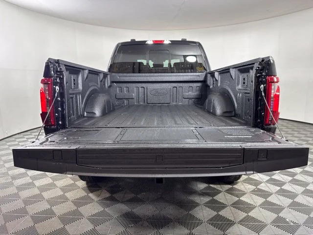 New 2026 Agate Black Metallic Ford XLT image 20