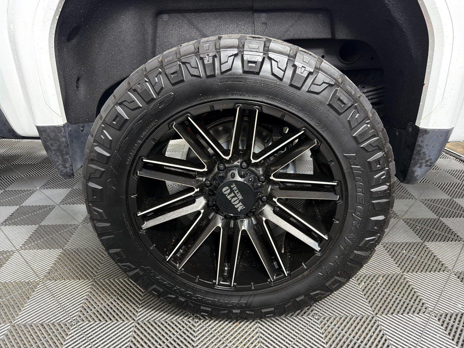 Used 2020 SUMMIT WHITE GMC Denali image 17