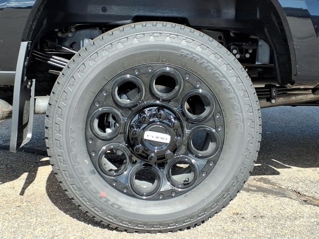 New 2027 Agate Black Metallic Ford F-250® XLT image 12