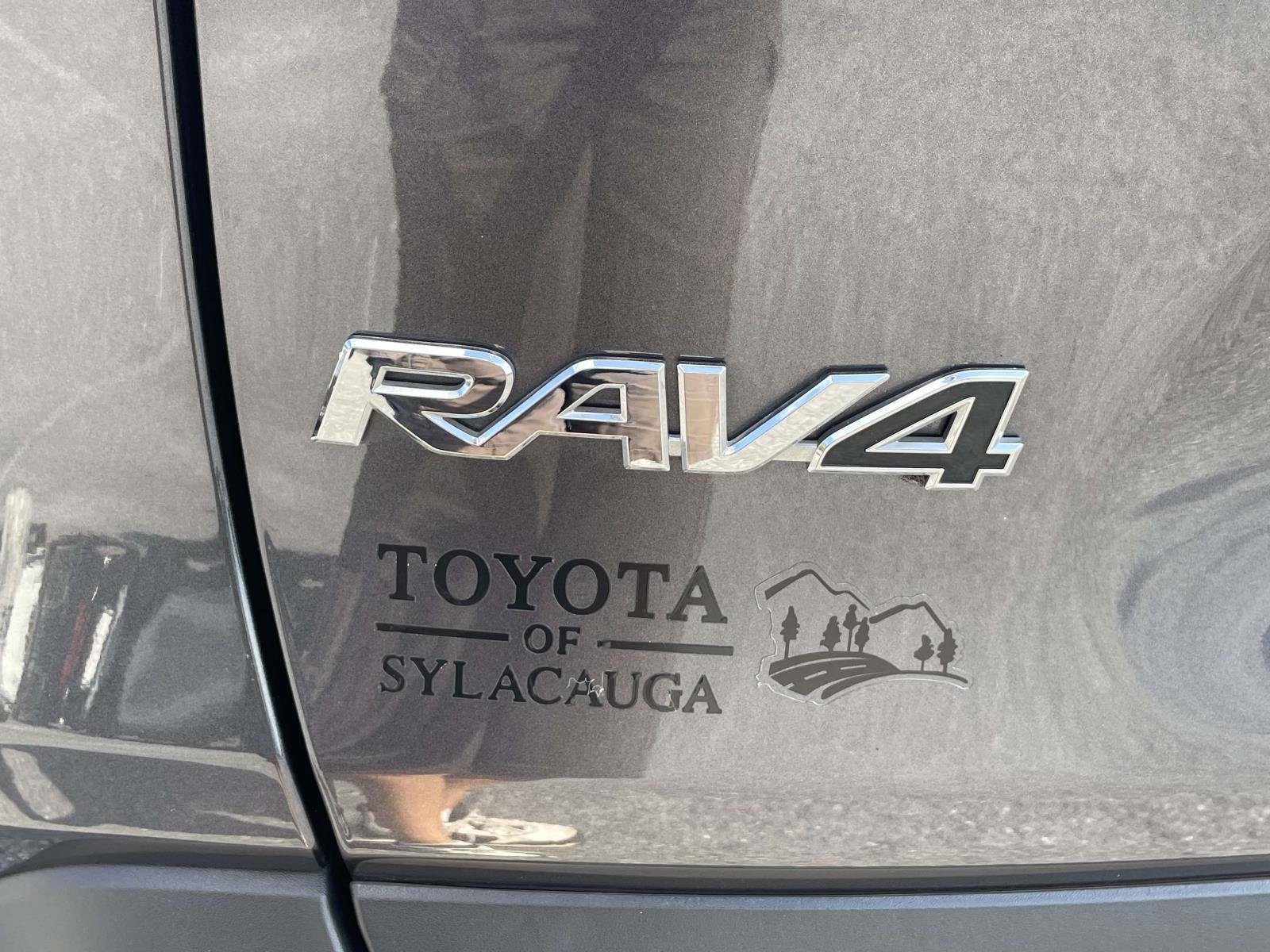 Used 2025 Magnetic Gray Metallic Toyota Hybrid XLE image 8