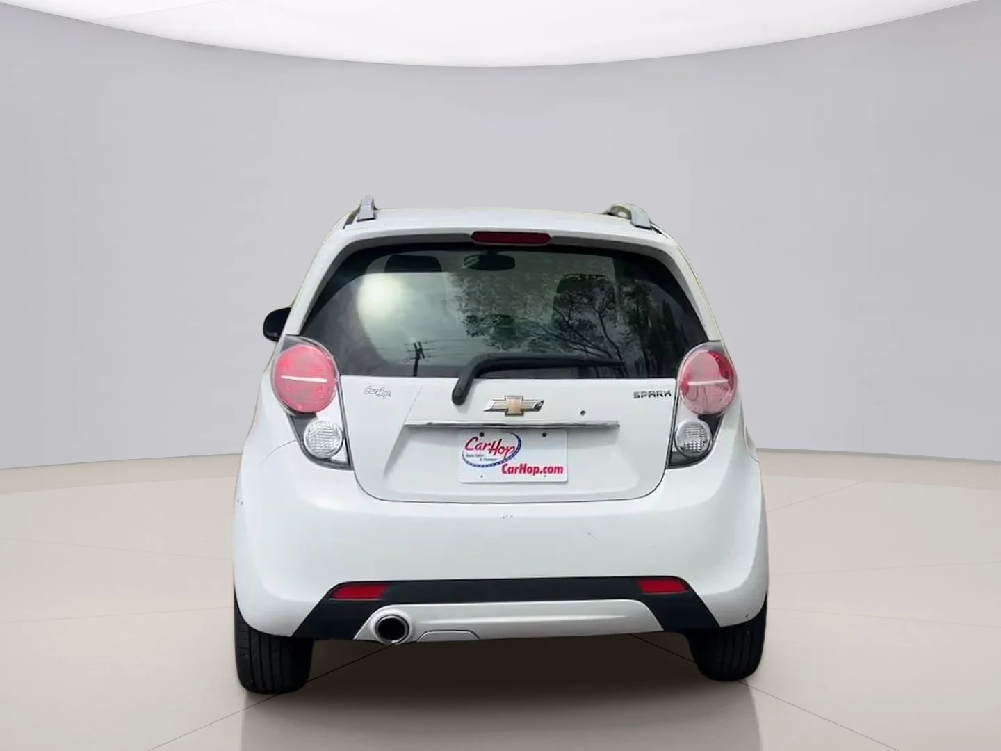 Used 2014 White Chevrolet  image 4