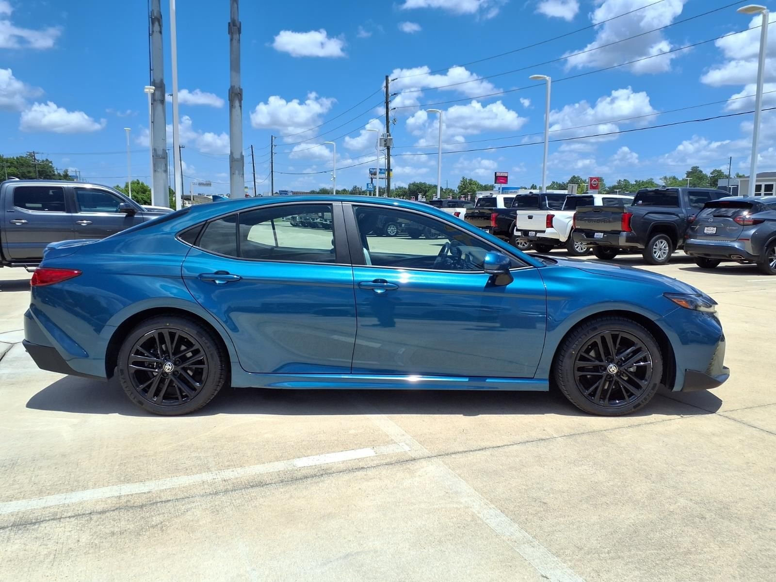 Certified Used 2025 Ocean Toyota SE image 5