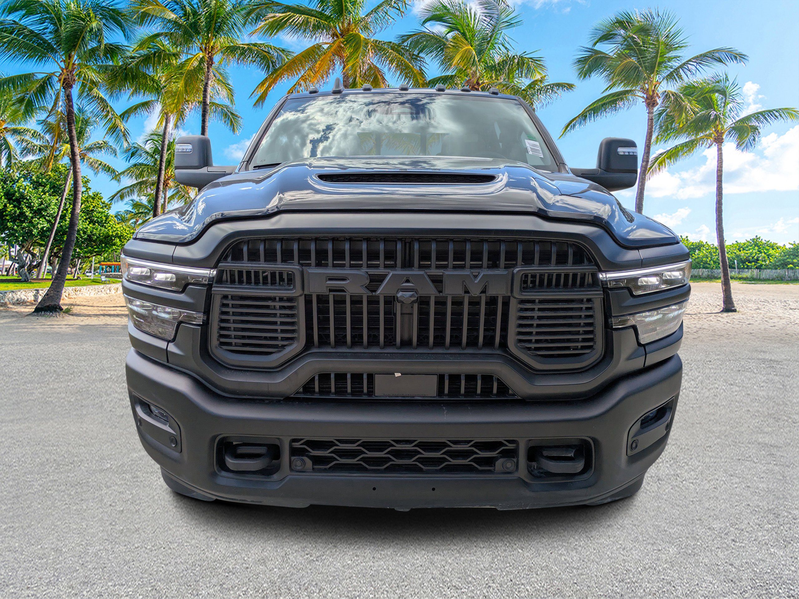 New 2025 Diamond Black Crystal Pearl-Coat Exterior Paint RAM Rebel image 7
