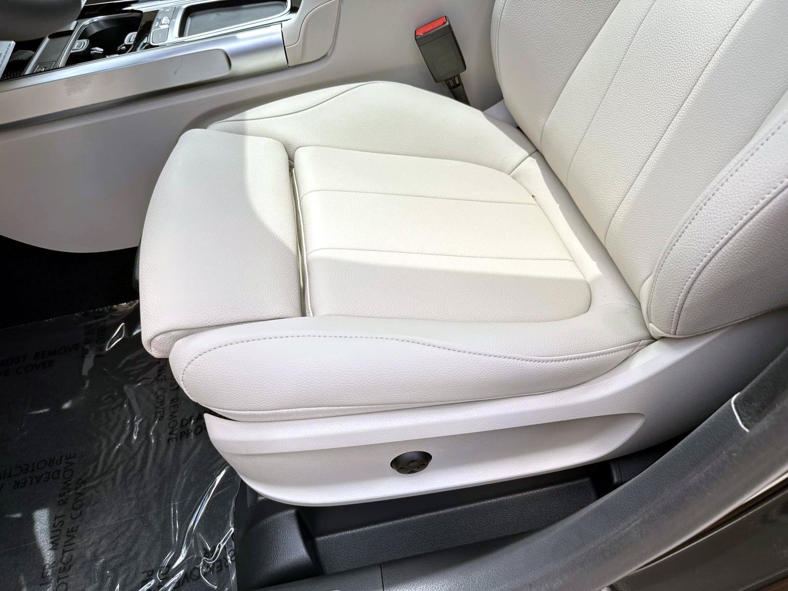 New 2026 Black Mercedes-Benz 250 SUV image 22