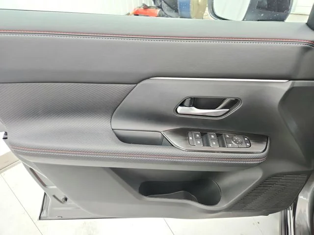 New 2026 Gray Nissan SR image 30