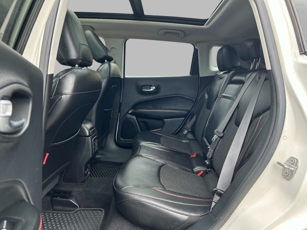 Used 2018 White Jeep Trailhawk image 16