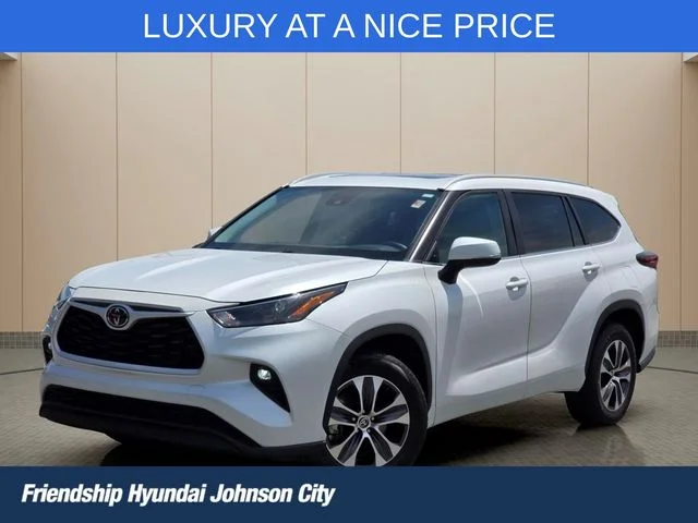 Used 2024 Beige Toyota XLE image 1
