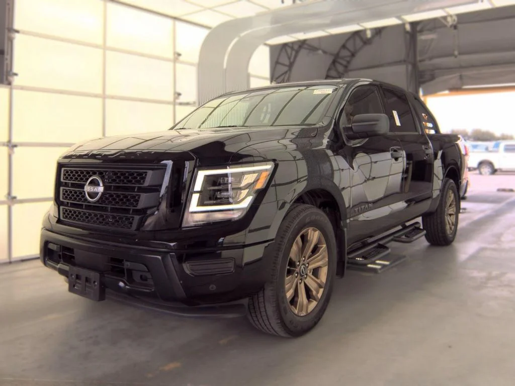 2024 Nissan Titan SV