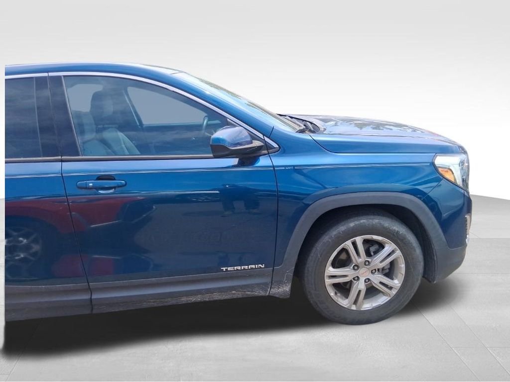 Used 2020 Blue GMC SLE image 16