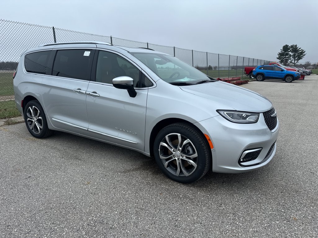 2026 Chrysler Pacifica Pinnacle - Photo 7