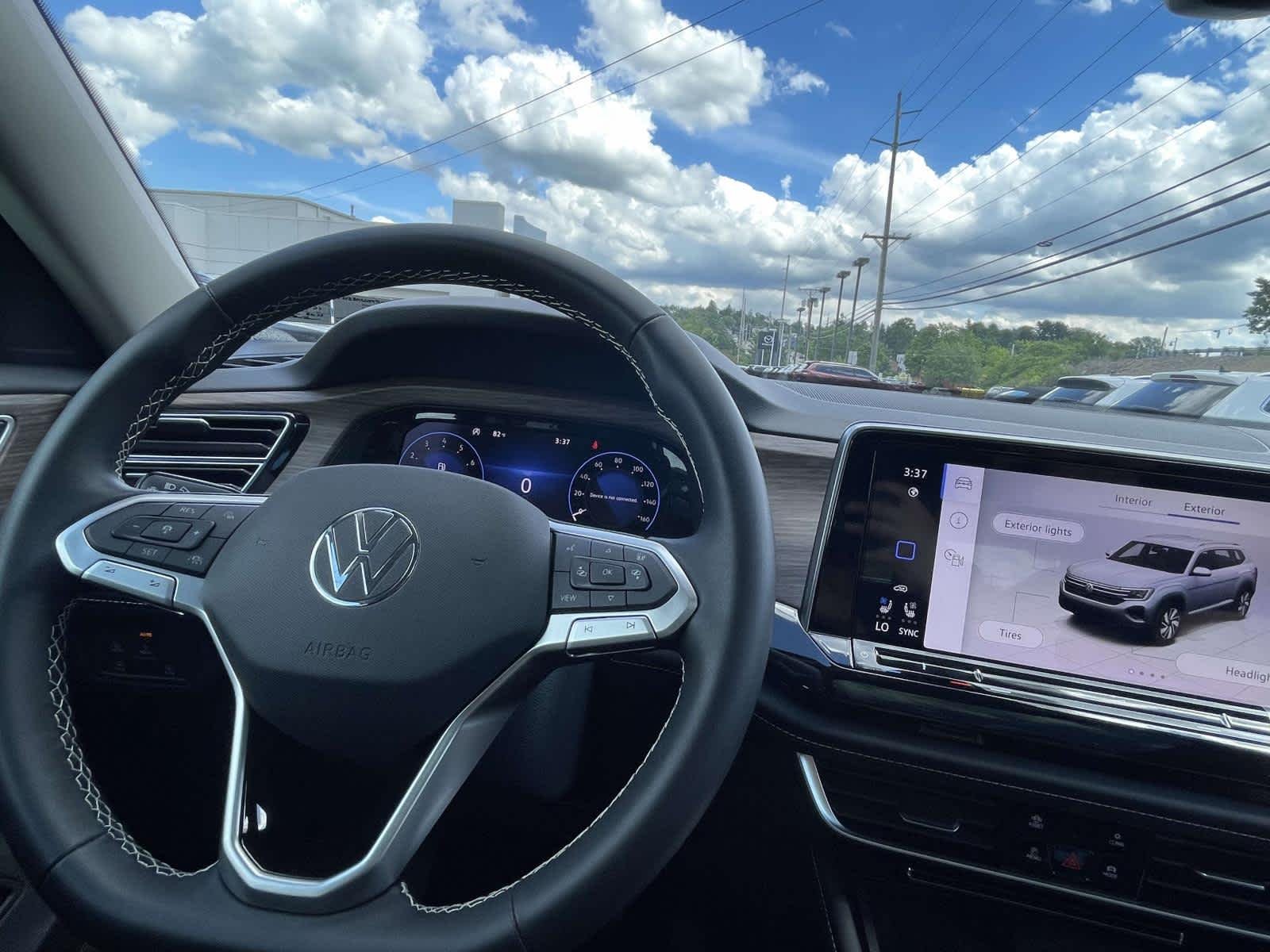 New 2026 Pure Gray Volkswagen 2.0T SEL image 2
