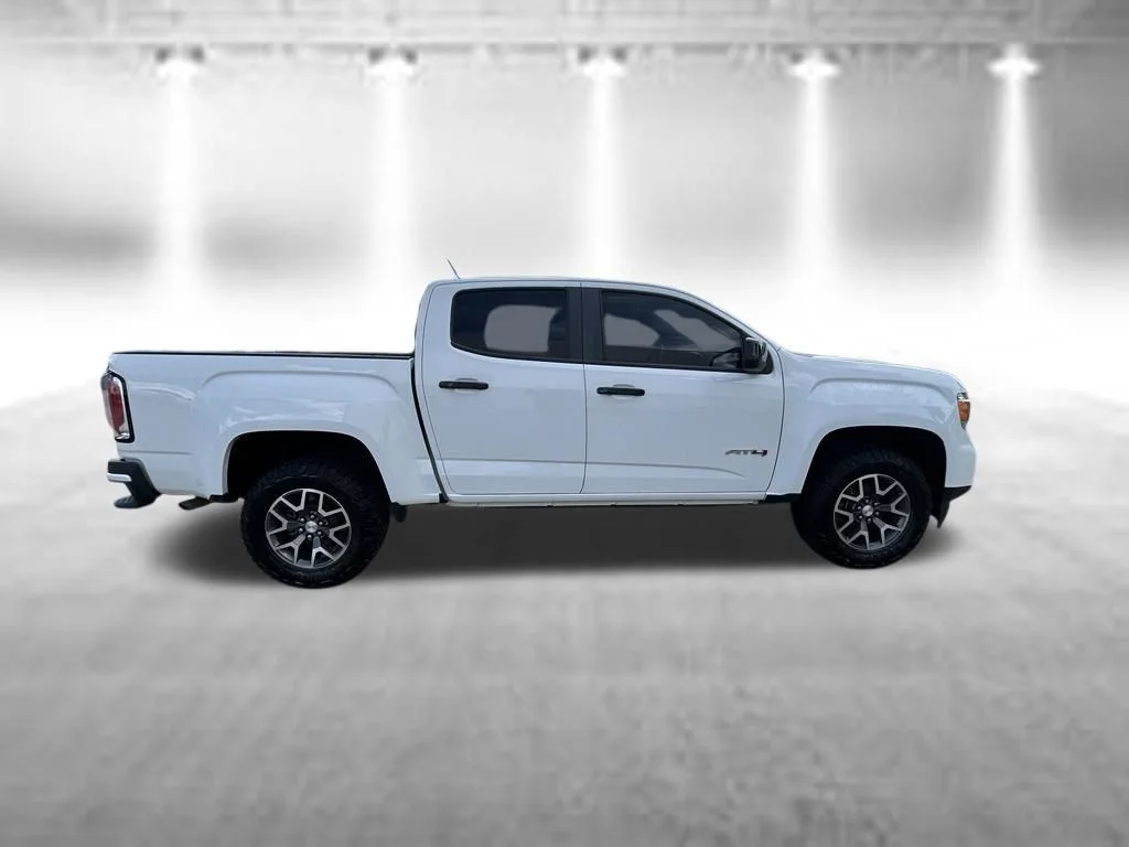 Used 2021 Summit White GMC AT4 w/Leather image 3