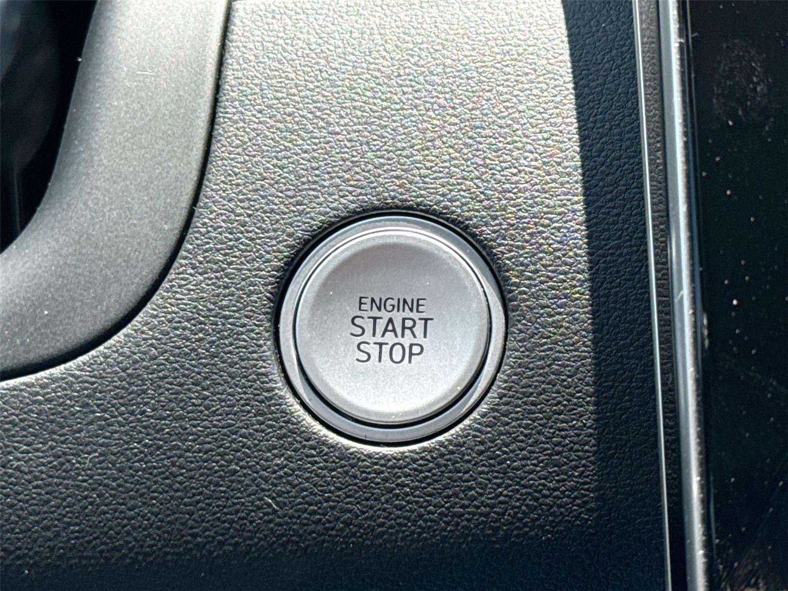 Used 2024 Hampton Gray Hyundai SEL image 33