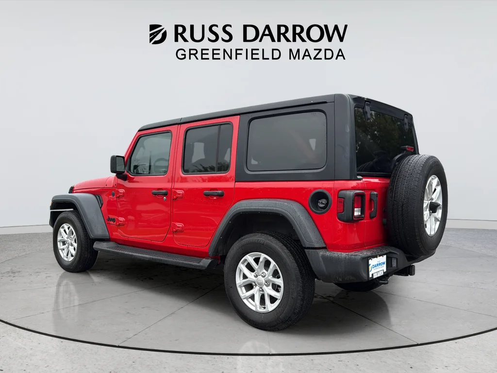 Used 2023 Red Jeep Sport S image 3