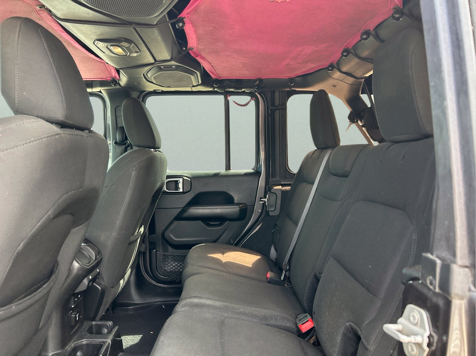Used 2018 Gray Jeep Unlimited Sahara image 10