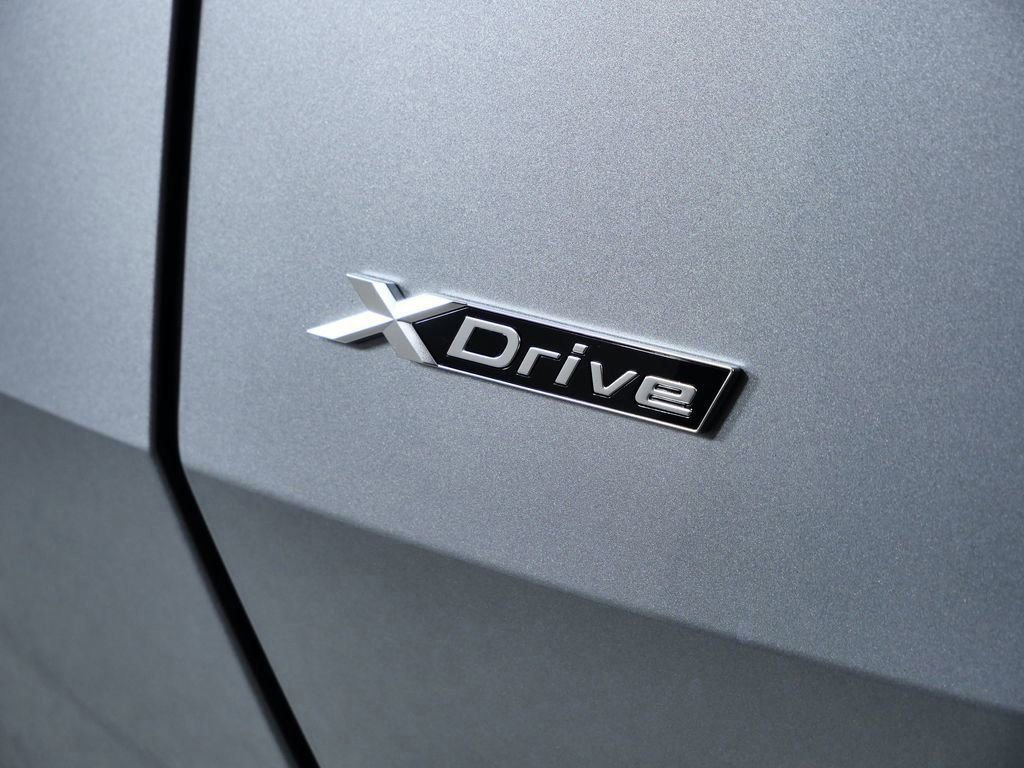 Used 2026 Skyscraper Grey Metallic BMW 30 xDrive image 14