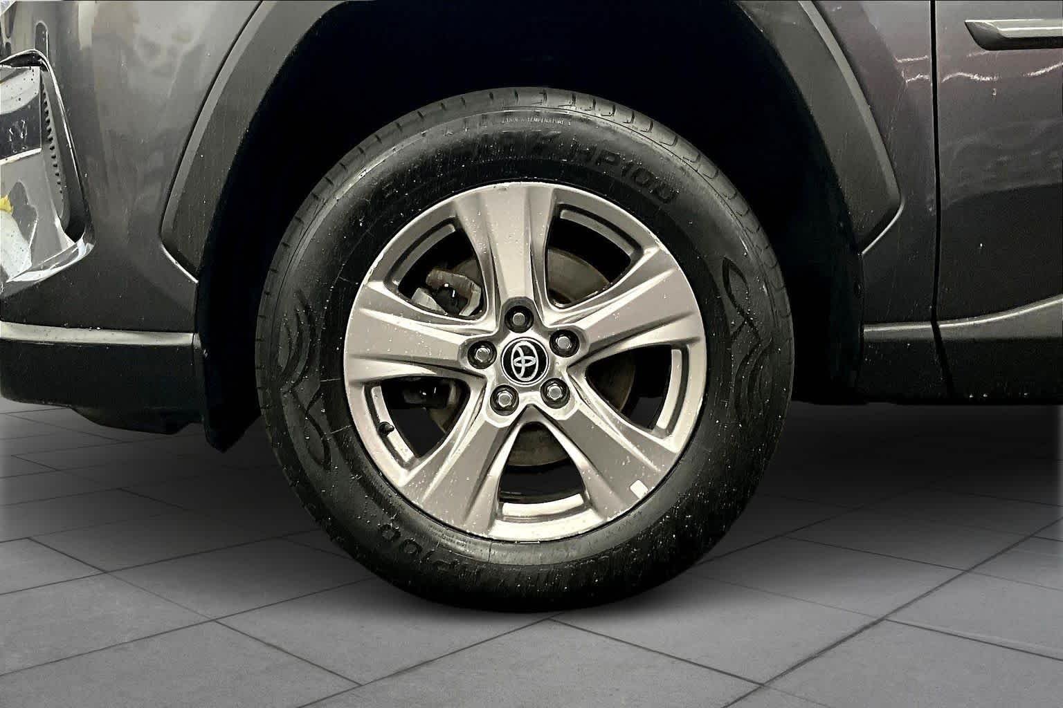 2023 Toyota RAV4 XLE - Photo 10