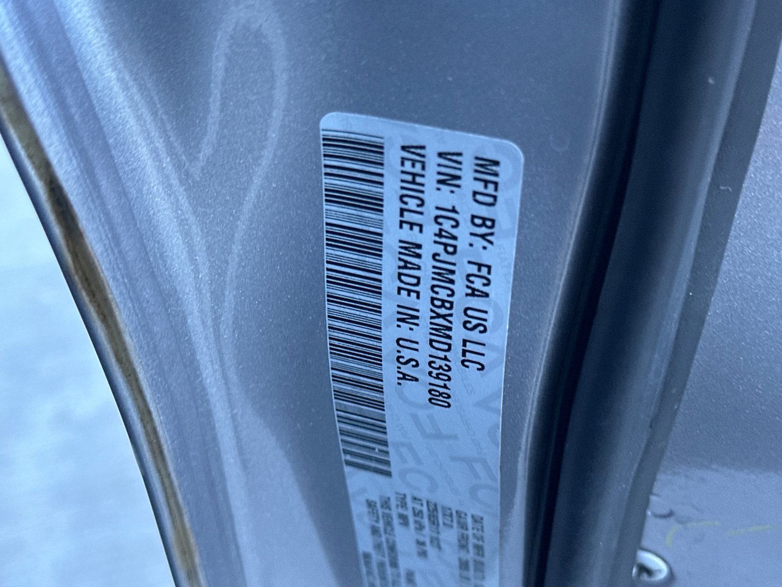 Used 2021 Billet Silver Metallic Clearcoat Jeep Latitude image 27
