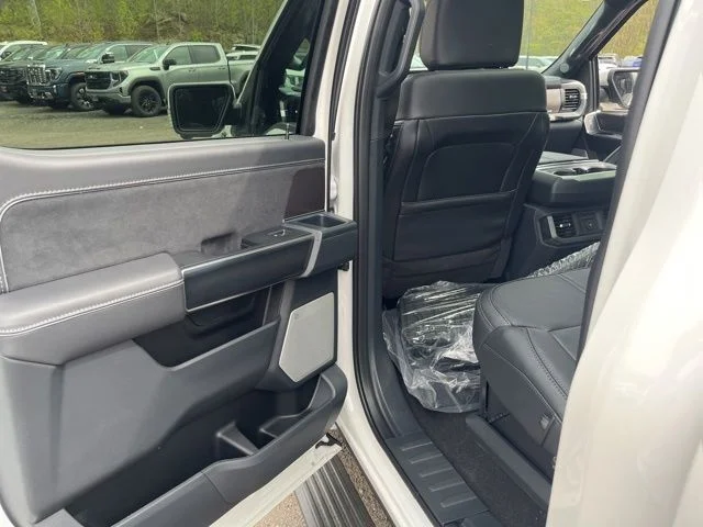 New 2026 Star White Metallic Tri-Coat Ford Platinum® image 54
