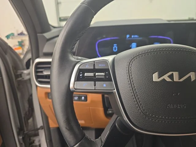 Used 2024 Wolf Gray Kia EX X-Line image 32