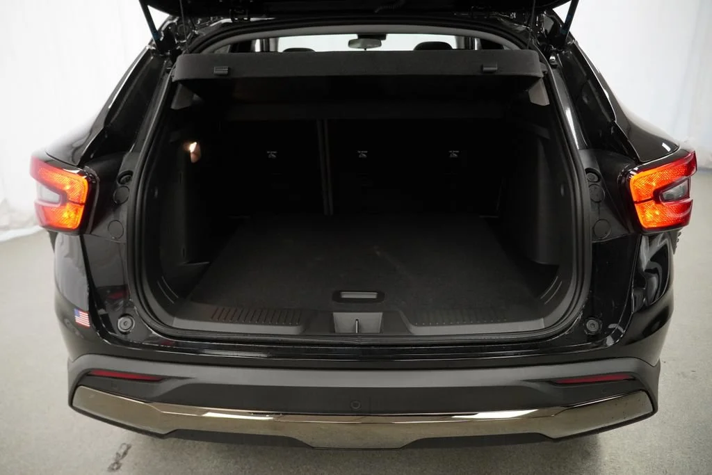 New 2026 Mosaic Black Metallic Chevrolet ACTIV image 24