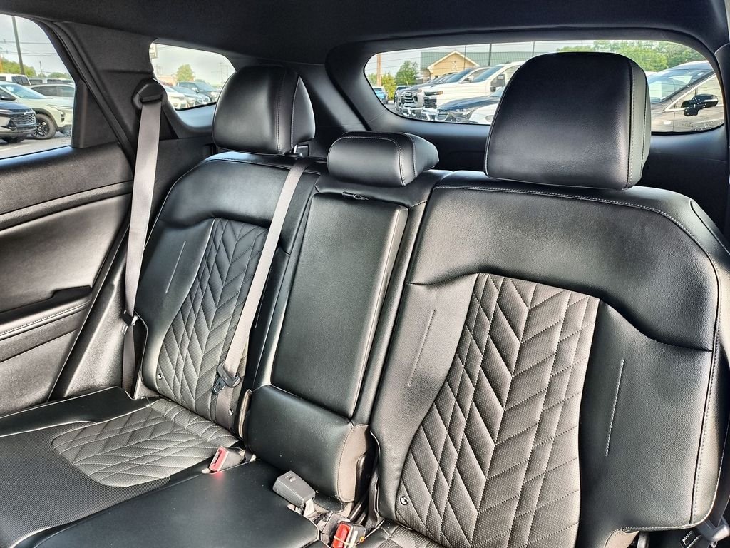 Used 2023 Red Kia X-Line image 23