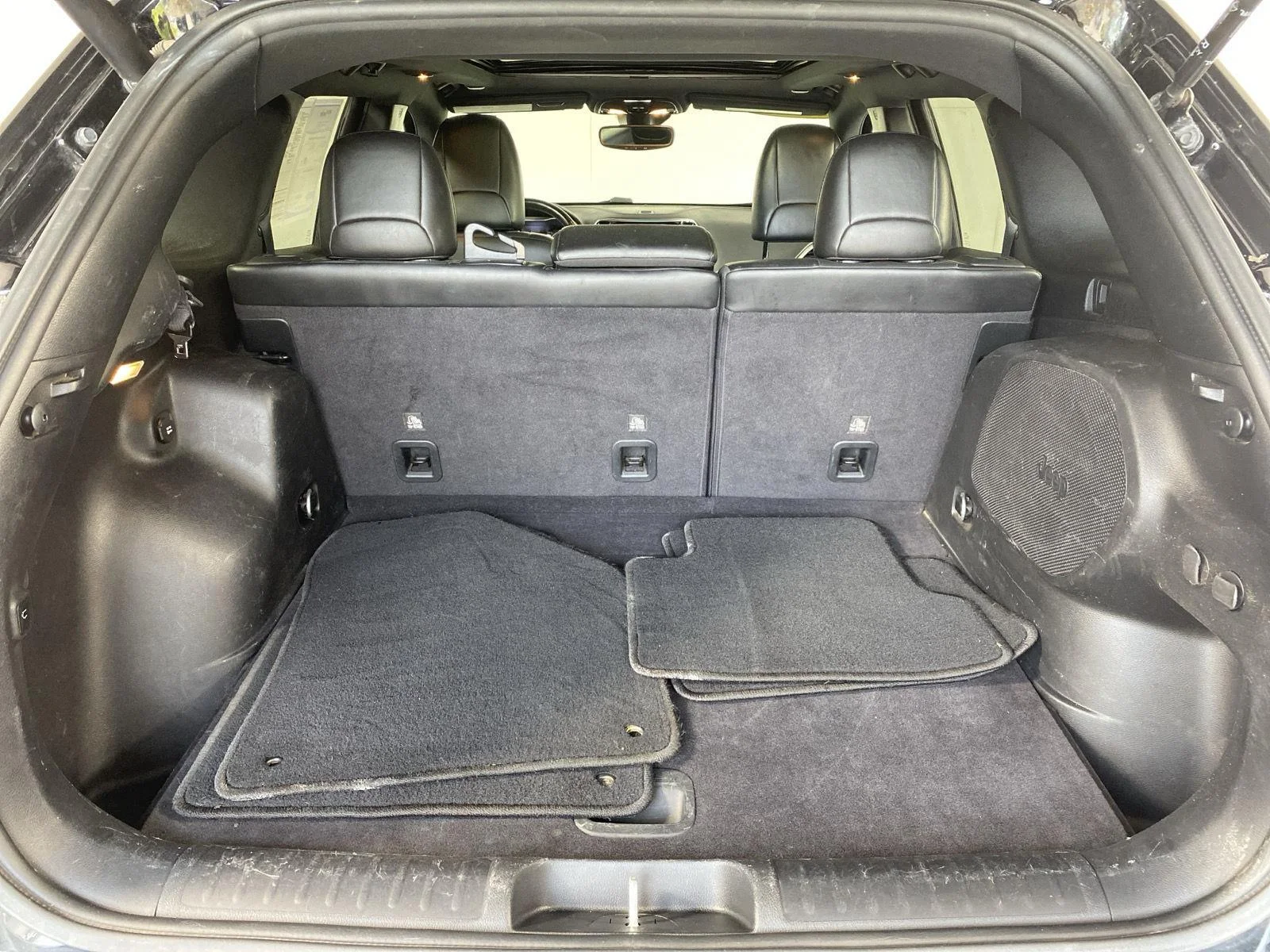Used 2021 Diamond Black Crystal Pearlcoat Jeep High Altitude image 7