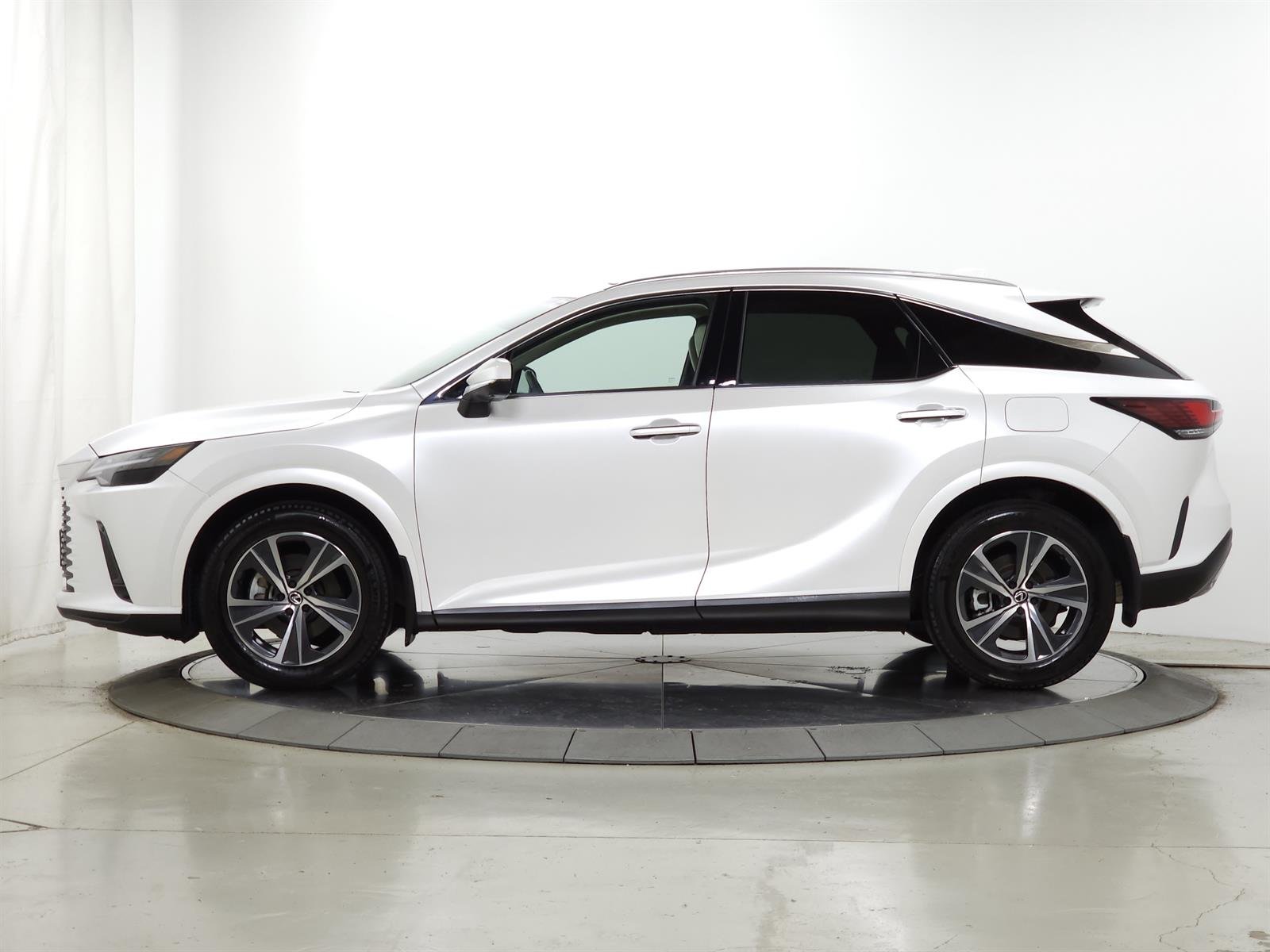 Certified Used 2024 White Lexus PREMIUM image 5