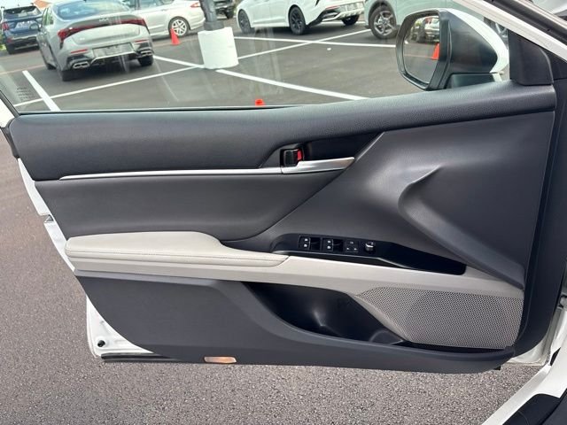 Used 2020 Pearl Toyota XLE image 25