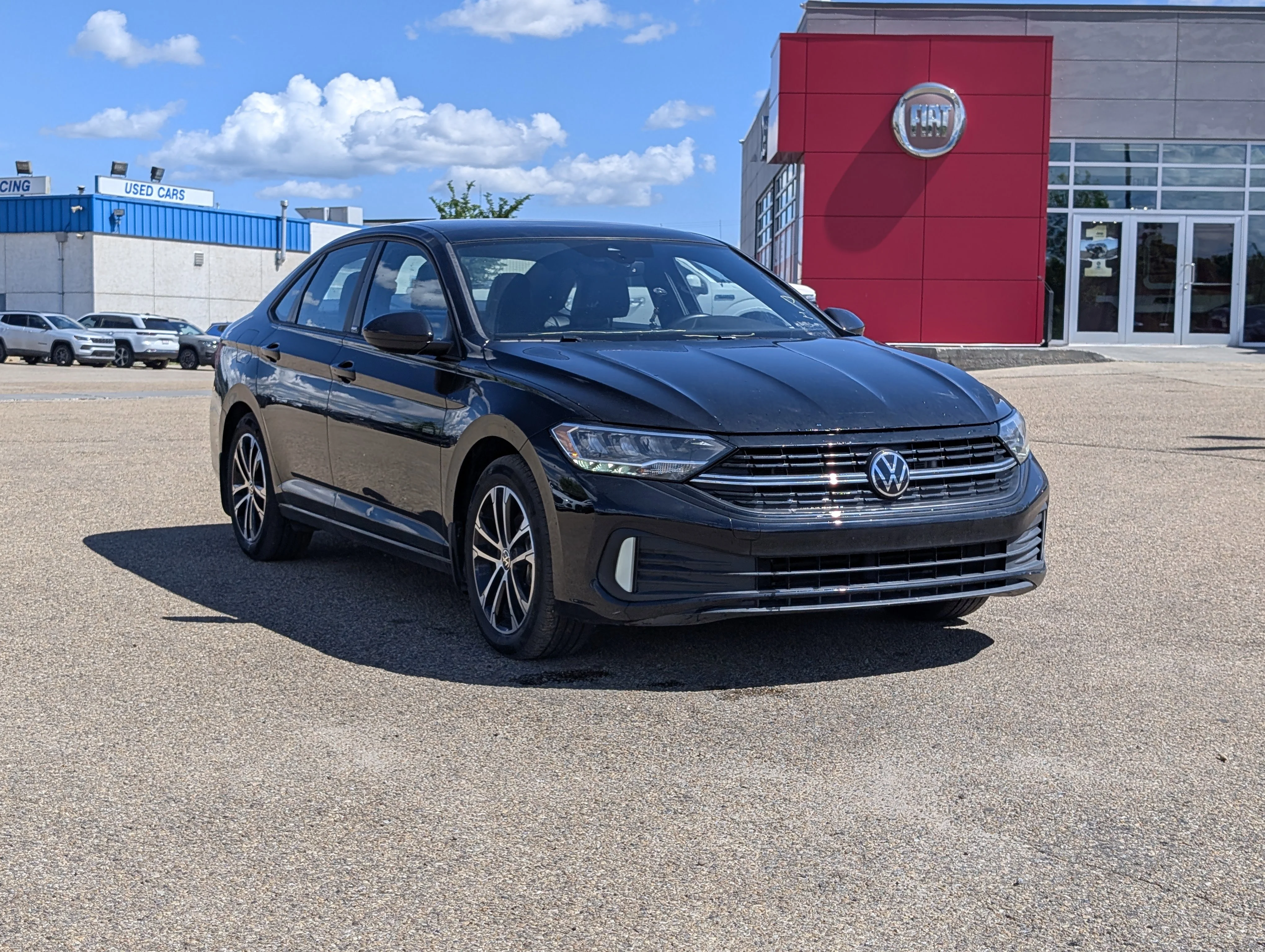 Used 2024 Pure White Volkswagen Comfortline image 8