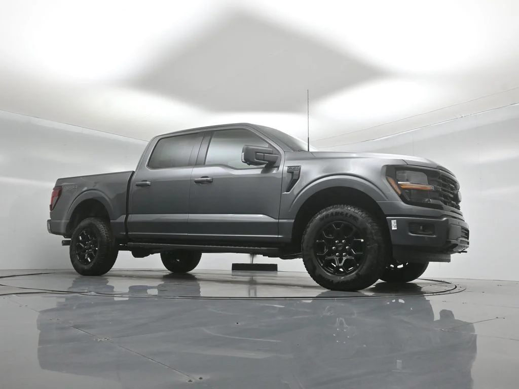 New 2026 Carbonized Gray Metallic Ford XLT image 3