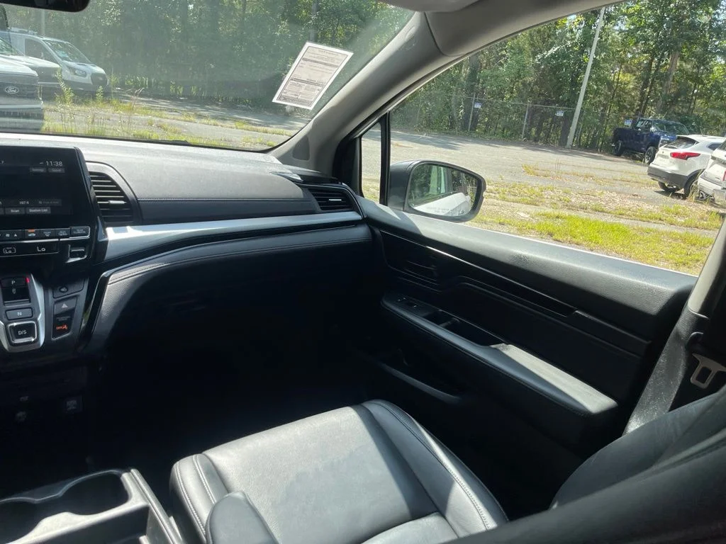 Used 2023 White Honda Touring image 9
