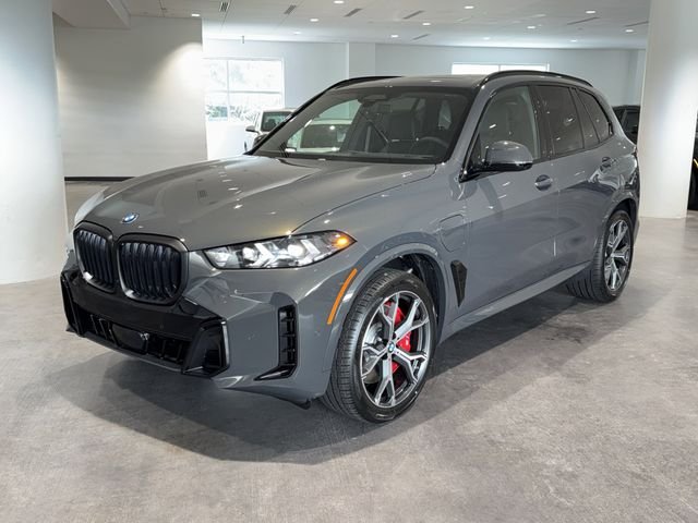 New 2026 Dravit Grey Metallic BMW xDrive50e image 3