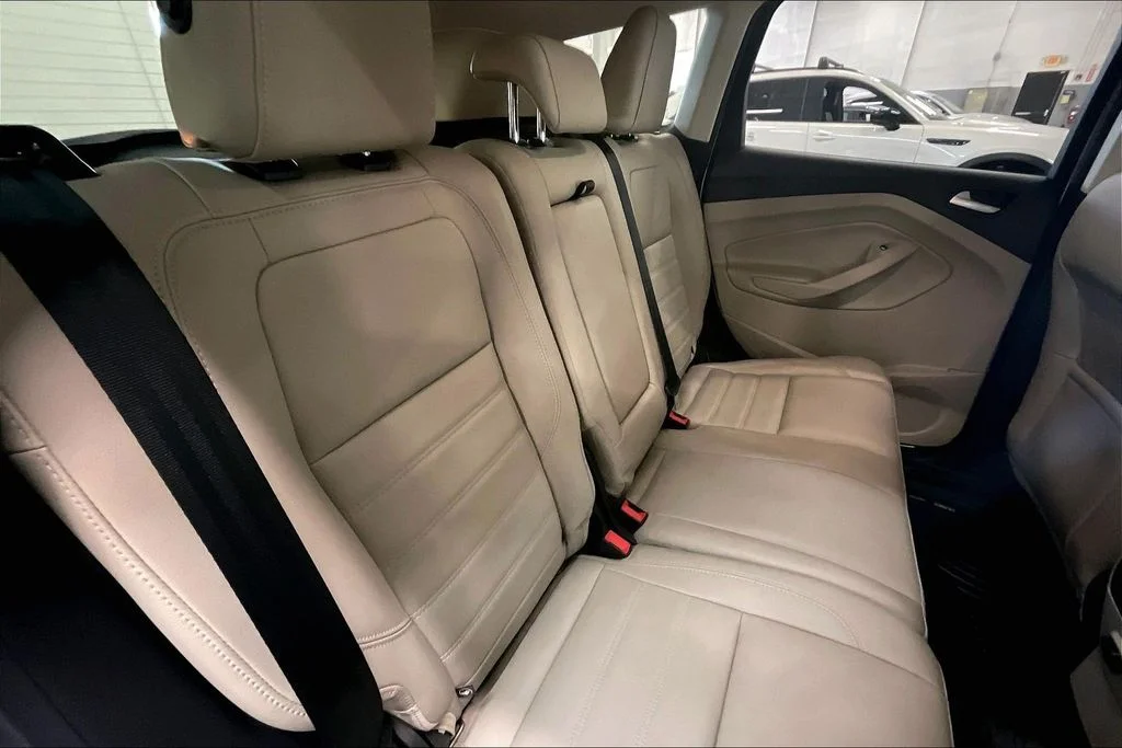 Used 2019 White Ford SEL image 26
