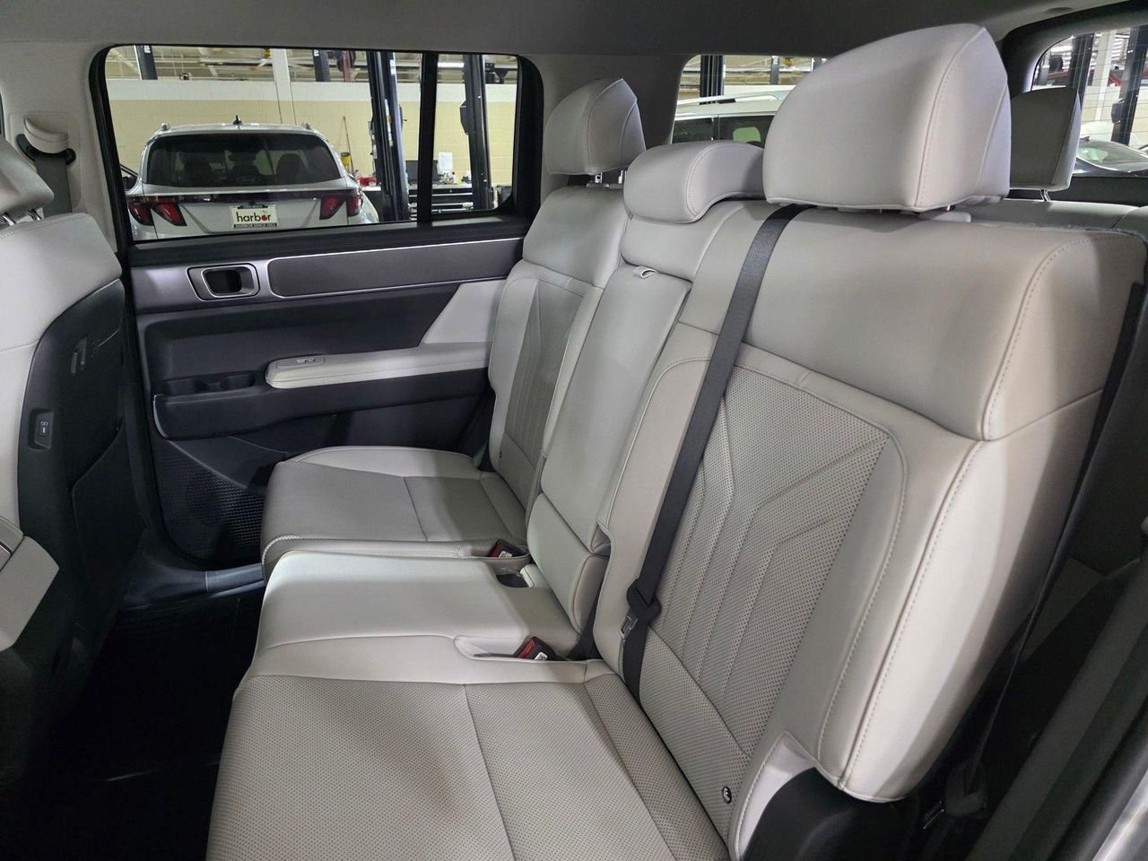 New 2026 Shimmering Silver Hyundai SEL image 15
