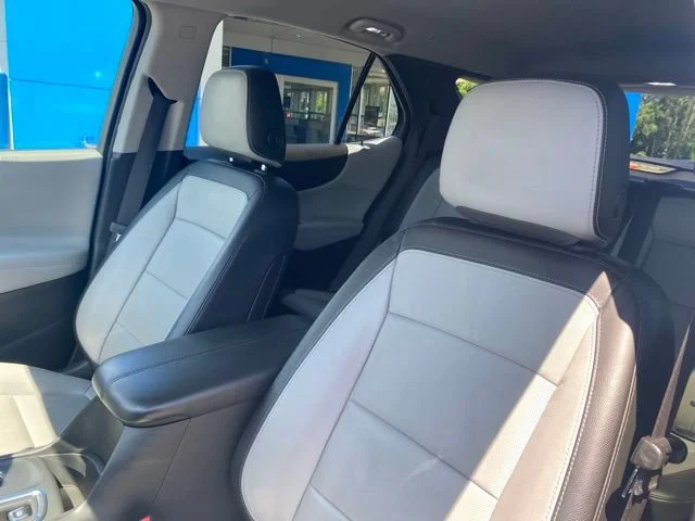 Used 2019 SILVER ICE METALLIC Chevrolet Premier image 16