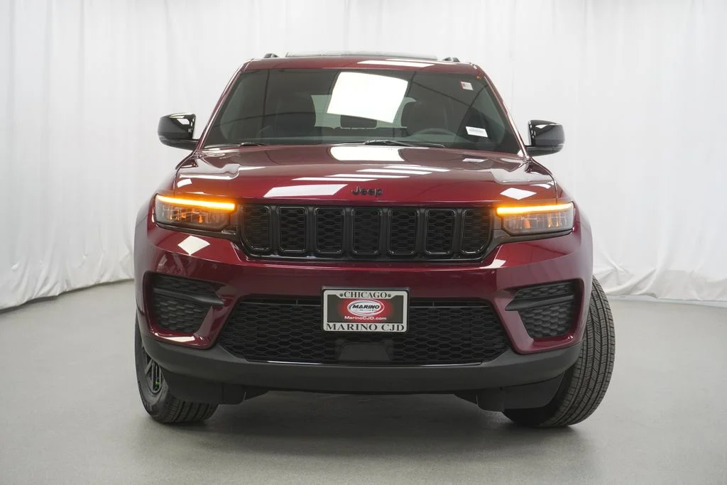 Used 2025 Red Jeep Altitude X image 7