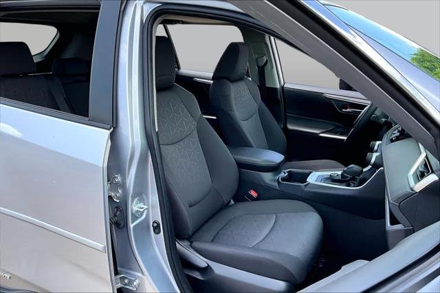 Certified Used 2022 SILVER SKY METALLIC Toyota  image 9