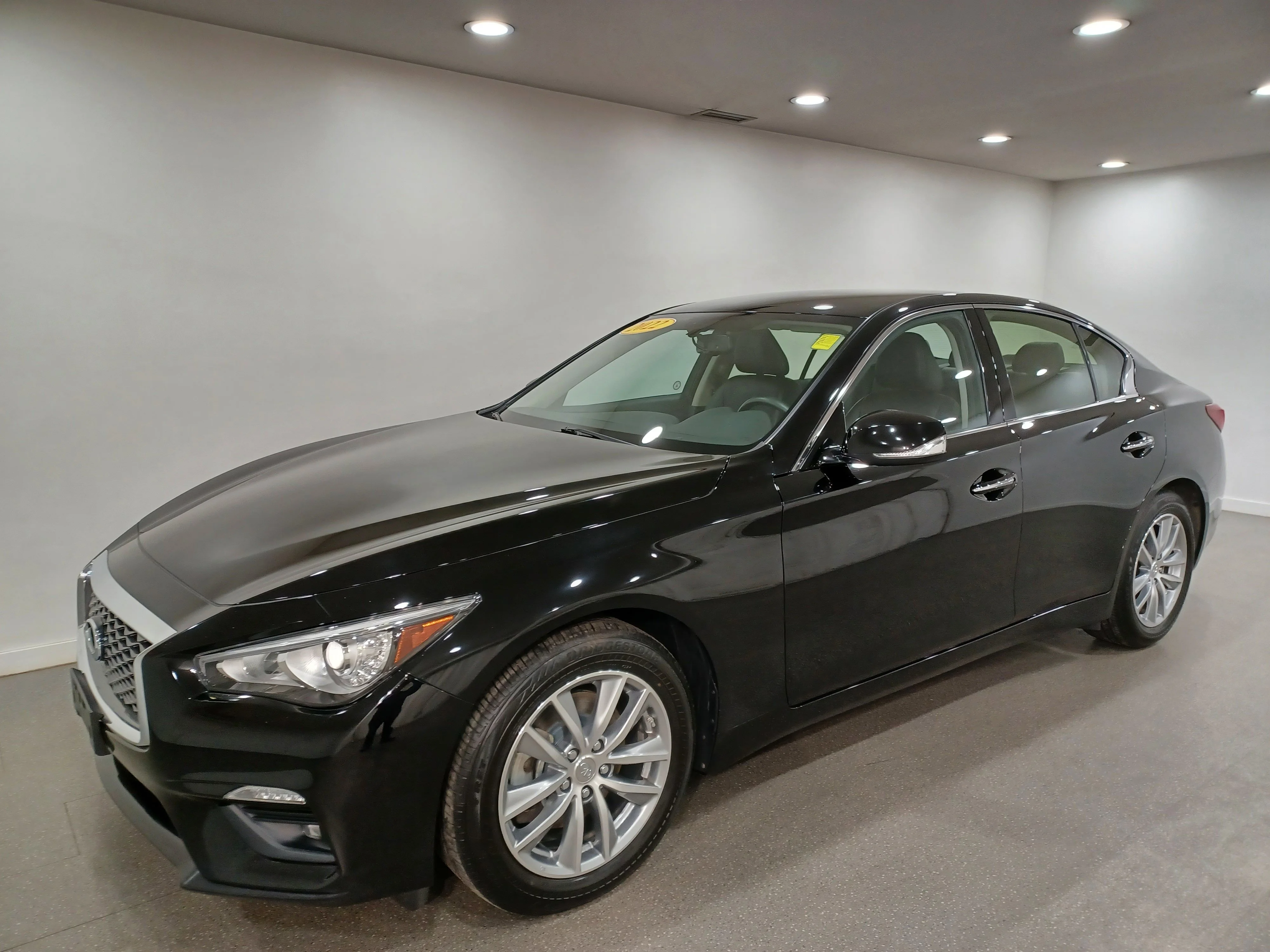 Certified Used 2022 Black Obsidian INFINITI Pure AWD*Black Obsidian | Htd Leather | Htd Wheel | Rain Sense Wipers | Park Assist | Apple CarPlay image 2
