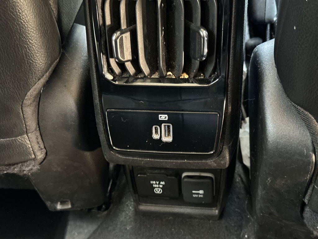 Used 2022 Black Jeep Latitude image 43